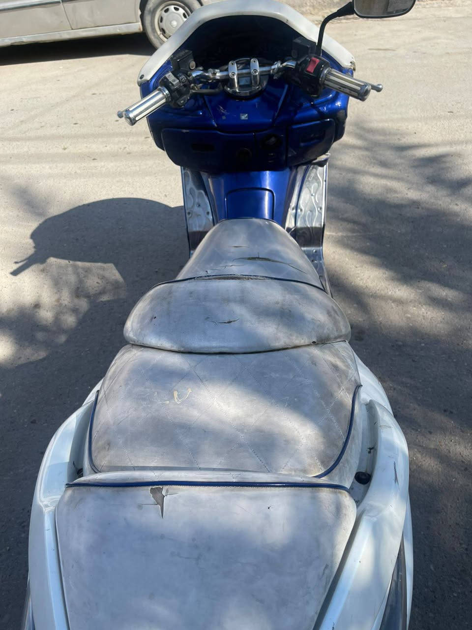 السلام عليكم
فورزه 0.9 كرستال ٧كير
دراجه مكينه وكير وكلجات كفاله 
ماشيه ٢٦ الف دهن اصلي وبانزين كله محسن بيها كم ملاحظه بل كفرات بس الباقي مكفول
سعرها مليون و200وبيها مجال للشراي 
مكاني بغداد. الشعب
***********
