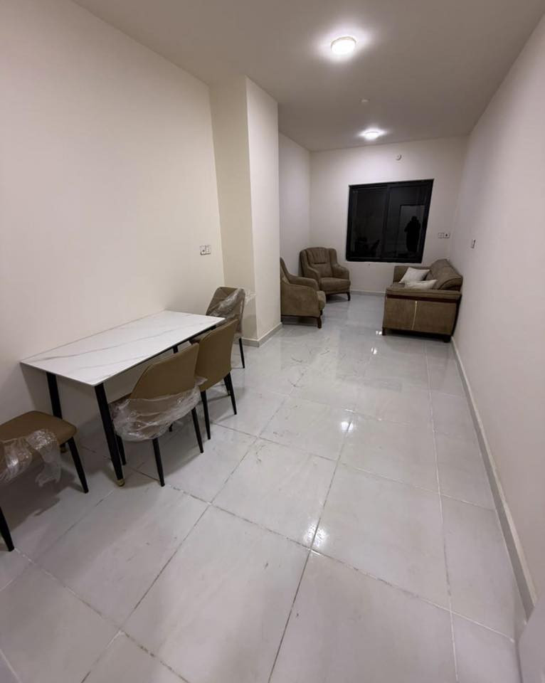 اغراض مستخدمه 15 يوم فقط درجه اولى
سبب البيع السفر ومستعجل على البيع 

ثلاجه LG ضمان 10 سنوات
25 قدم 

غسالة سامسونك 8 كيلو ضمان 20 سنه 

تخم قنفات طبي 5 مقاعد

طباخ إيطالي 5 عيون 

كاونتر حجر طبيعي قياس 2 متر 

للأستفسار فقط وتساب متوفر 
***********
