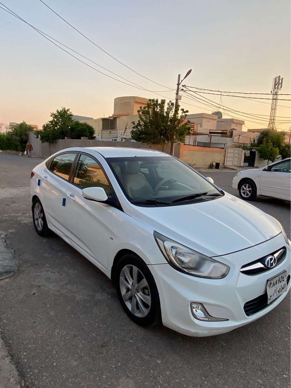 � للبيع Hyundai Accent 2013 خليجي 🚗

للبيع اكسنت موديل 2013 لون أبيض، جير أوتوماتيك، سيارة مرتبة جداً ونظيفة من الداخل والخارج.

✅ ممشى 196 ألف كم
✅ بدون صبغ
✅ شاشة أندرويد
✅ مكيف بارد جداً
✅ محرك وجير بحالة ممتازة
✅ داخلية نظيفة ومحافظة عليها

ملاحظة: يوجد بارد بسيط في الباب الخلفي جهة  عكس السائق، 

💰 السعر: 97 ورقة قابل للتفاوض للجادين فقط.

📍 مكان السيارة اربيل المعاينة على الطبيعة خير دليل.

للتواصل مراسلة خاص أو اتصال. ***********

الله يبارك لصاحب النصيب . أربيل, العراق
