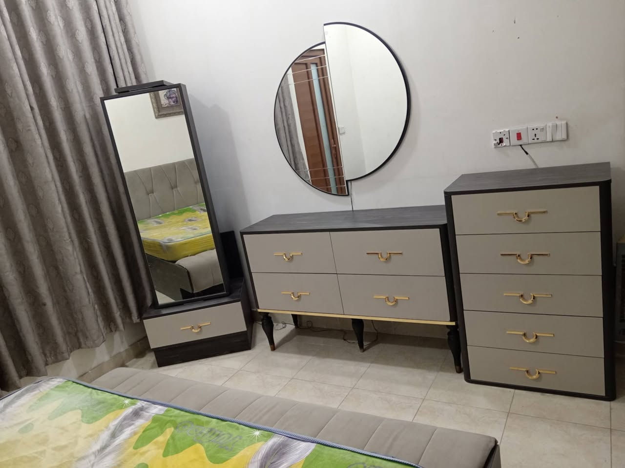 غرفه10قطع للبيع نظيفه جدا مكانها حي الجهاد مليون وربع وبيها مجال للشراي وياها الدوشك


**إذا كنت صاحب هذا الإعلان وتريد حذفه لأي سبب، رجاءا أرسل رسالة إلى الدعم الفني**