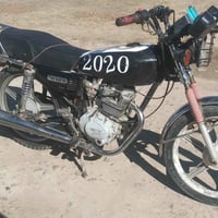 للبيع دراجه جني محرك200 الدراجه ادخن ابيض وتريد تجفيت مستعجل عل بيعه ا...