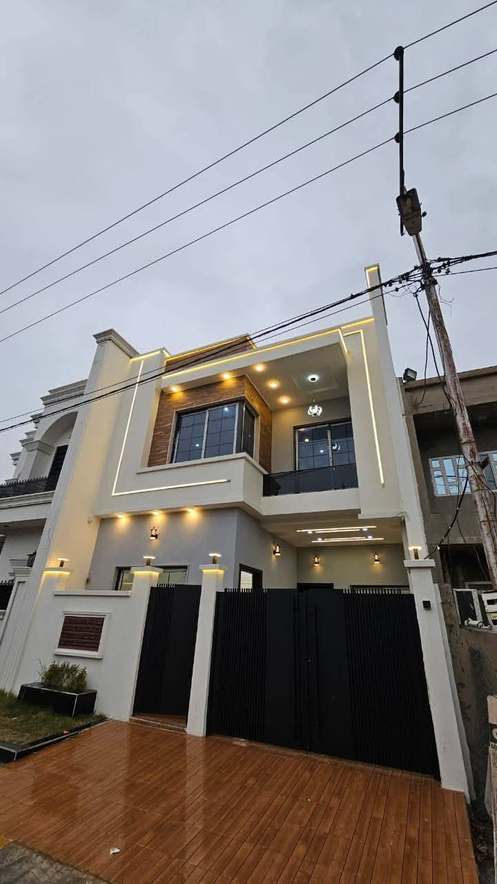 🔥دار طابو  للبيع كركوك حي العدن قرب مدينة العاب 125متر واجهة ٧.٥م  شارع عريض مقابل حديقه عامه طابقين 3غرف نوم وهول 2 واستقبال  ومطبخ وصحيات درج داخلي وكراج سياره 
تصميم نيو كلاسيك  ***********☎️
☎️*********** كركوك, العراق
