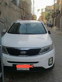 سورنتو موديل ٢٠١٤ كوري رقم بغداد ٧راكب محرك ٤ سلندر مكانها في بغداد لل...