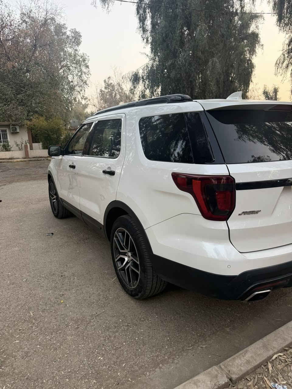 اكسبلور 2017 فل مواصفات
رقم أربيل باسمي ✔️

🔹 مكينة 3500 توين تيربو
🔹 كير ومكينة خير من الله
🔹 كشنات سياحي
🔹 تدفئة وتبريد للكشنات
🔹 سيارة نظيفة وجاهزة للاستعمال
♦️فتحة بانوراما 

💰 السعر: 160

وأقبل مراوس بـ دوج رام أو فورد F150 أو جمسي

📞 ***********
