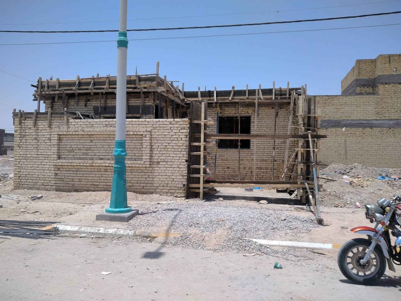حداده ونجارة وبسعر مناسب ***********
