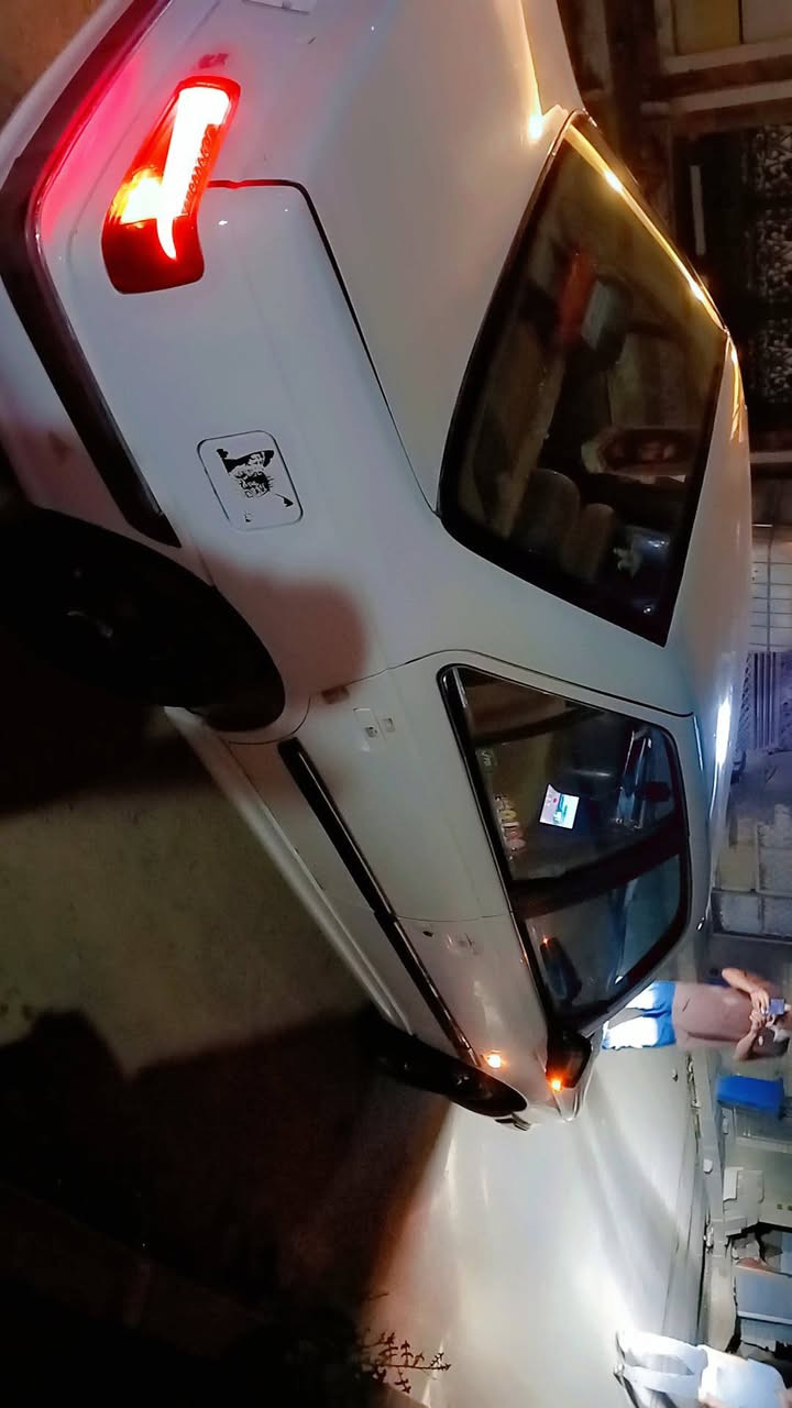 سلام عليكم بيجو بارص 17سيارة مكفولة كاعدة صوت بل مكينة  اوتماتيك محرك فرنسي  تفاصيل خبرني ***********
