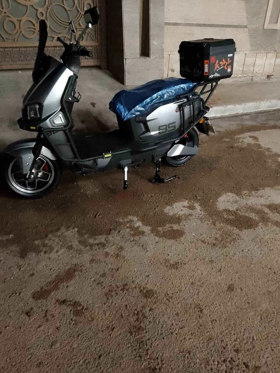 السلام عليكم دراجه شحن الصاعقه ست بطاريات 38انبير الواحد بيهه نضام بك وبيهه مانع نزلاغ بيهه سبورت شغال بيهه دبل شاره بيهه 4درجات سرعه تمشي 85صار  شهر ونص من شتراتهه السعر مليون و100 بيها بصمات اثنين بيها سويتشين *********** هذا الرقم اتصلوا عليه
