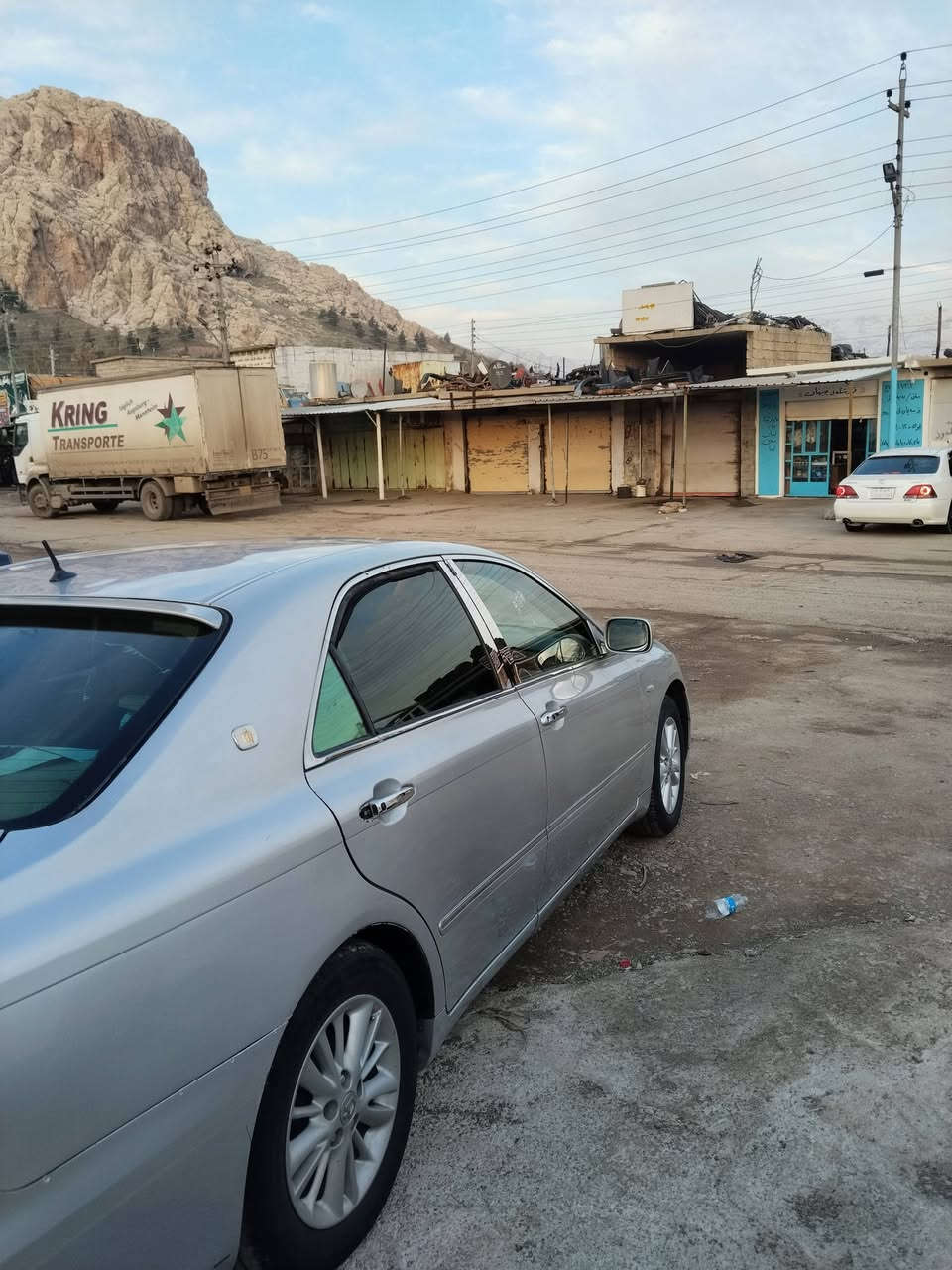 سەرەتا بەناوی خوا
شاهانە بڕاوە مۆدیل ۲۰۰٥ 
شاشەو کامێرە ناوزەرد 
۳ دوگمە پەردە کامل مەسرەف 
تەبردی ساردو گەرمی بەستراوە 
مشت لیکسز بێ دەعموو لێدراوی 
سیعری ٤۳ گەڵاو معامەلەیە کەم 
شوێند سەیدسادق 
***********
***********
