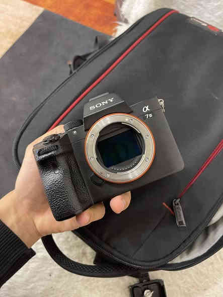 كاميرا sony a7iii للبيع
الكاميرا نضيفه كلش واي خلل مبيها 
نضافه 99‎%‎
الشتر 43الف
السعر مليون و250 
مكاني ميسان وتوصيل متوفر
رقمي للتواصل ***********
