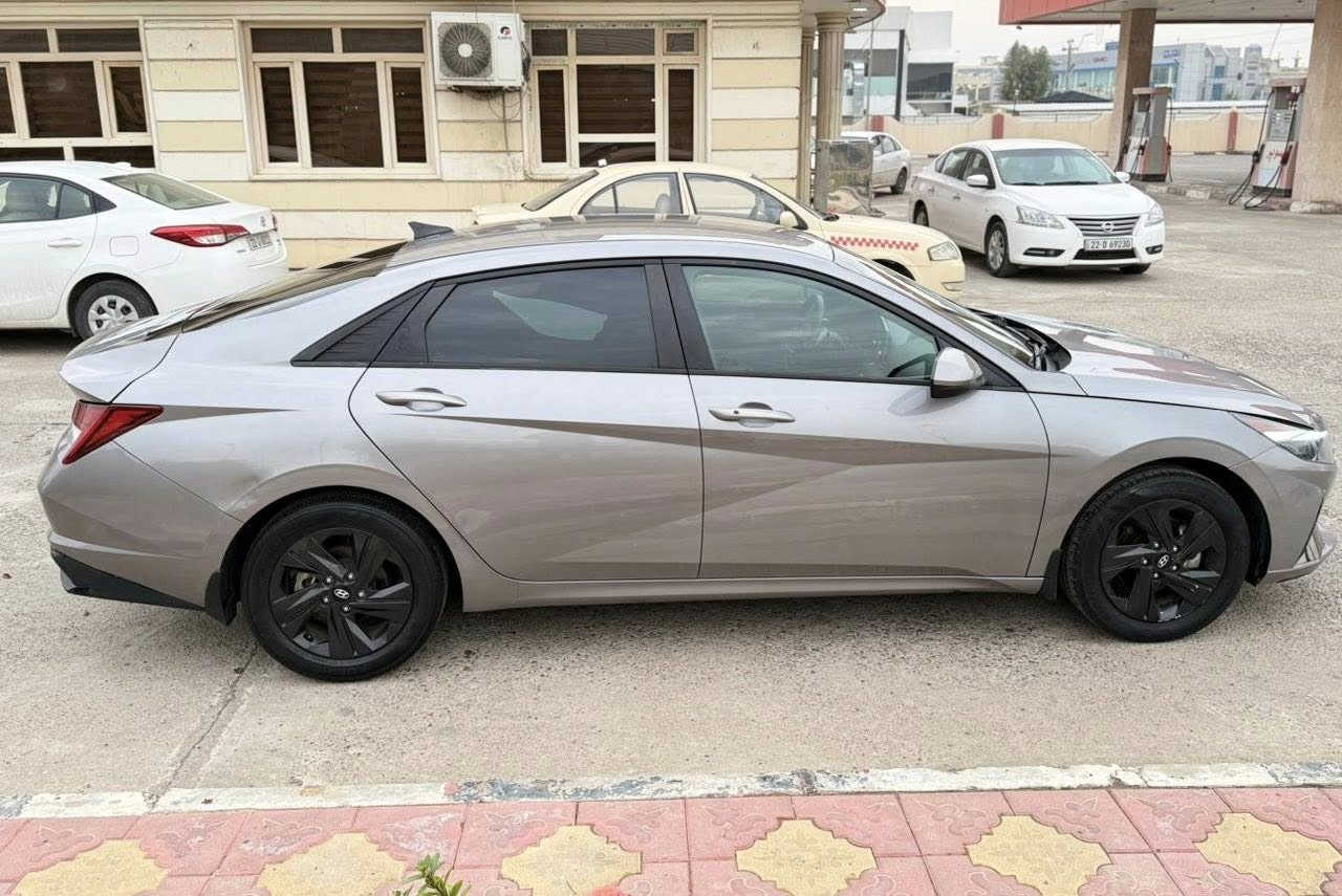 السلام عليكم
هيونداي إلنترا 2023 هايبرد – وارد أمريكي
Hyundai Elantra Hybrid 2023 SEL
ماشيه: 39 ألف mi
الضرر: فقط البونيد الأمامي  والجاملغ اليسار + ايرباك الستيرن السيارة بدون دواخل صور الحادث موجوده مع الصور
رقم الشاصي KMHLM4AJ5PU039777
المواصفات
 • شاشة كبيرة
 • كشنات مخمل
 • كشنات تدفئة 
 • ويل كب اسود
 • تشغيل عن بعد
 • رادار 
 • إشارة ترحيب
 • بصمة أبواب وبصمة تشغيل
 • مانع انزلاق
 • 3 أنظمة قيادة
 • سايد بريك كهربائي
 • شاشة
 • تثبيت مسار
 • جاهزة و ما نقصها شي 

السعر: 13500$ 
تريده مع الرقم 14600$
السياره كاتي بعده 
مكان السيارة أربيل  
‏‭0750 740 9651‬
