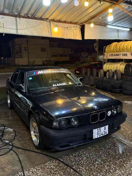 السلام عليكم BMW 535 كير عادي صدر امامي وخلفي جديد واكسل ودرامات كلا جديد وكير جديد مكينه خير من الله ما ناقصها شي لايت صليب سموك بجم دخاني كصيف كلش ناصبه و ويل m وباقي التفاصيل بالصور وكيرها شورت شفت نمره قصيره 
مكانها بغداد مجمع مشن او غزاليه والسياره ب اسمي ومشروع وطني تحويل ثاني يوم كامله من هزه من ارقام من غرامات وكلشي البارحه مستلم ارقام وسنويه السعر (( 50 )) وبيها مجال 
***********
***********
