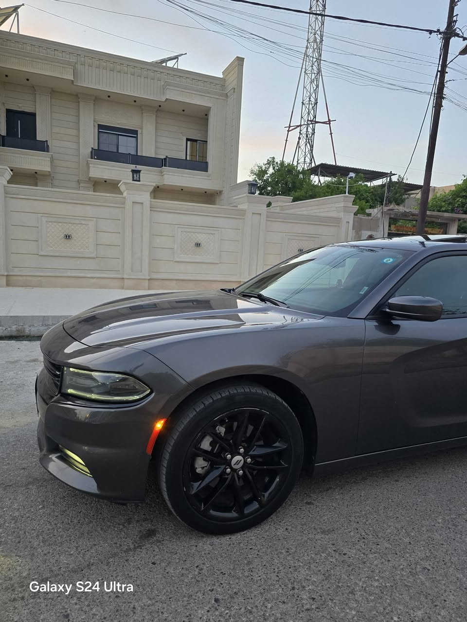 للبيع
سعر 185$
جارجر sxt  بلس موديل 2021
ماشية 80 ألف سيارة استخدام شخصي كلها وضع شركة 
محرك 6 سلندر حجم 3600 كير اوتوماتيك 8 نمر 
فور ويل شرط المحرك والكير والاكسل 
رقم نينوى دولي باقي على تسليم لوحات 
هزة جديد  سنويه جديد شرط التحويل 
 فول مواصفات 1/1 
🚫 ضررها جاملغات الخلفية صبغ  فقط بدون دواخل ..شواصي واسفل صندوك سليم بشرط اربكات سليمة بشرط مرفوق صورها بأمريكا مع الصور 
فول مواصفات
بصمة تشغيل بصمة ابواب تشغيل عن بعد 
رادار امامي رادار حانبي
كشنات امامي كهرب و تبريد❄️ تدفئة🔥 كشن خزن 
كشنات خلفي تدفئة تبريد قطعتين ثللللج ❄️
ستيرن خزن وتدفئه شفتات بالستيرن 
فتحة سلايت 
لايت ليد وزينون 
نظام سبورت شفتات ستيرن 
نظام سوبر تراك باك 
شاشة كبيرة كامرة دوارة حساسات خلفي 
مظخم صوت سماعات 🔊 Alpne 
السياره بيها بعد مواصفات 
موصل الايسر 
***********
***********
