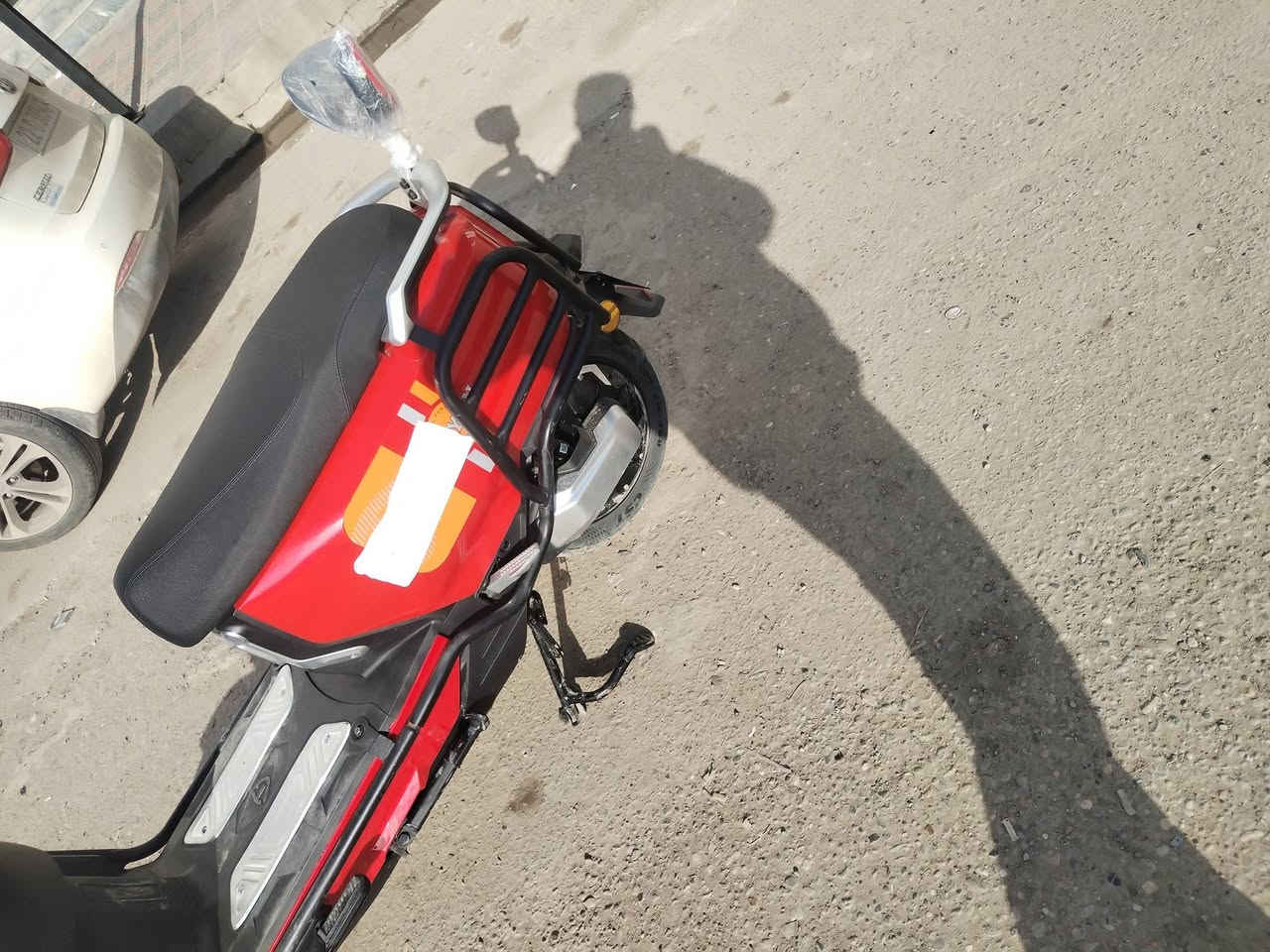 � للبيع ماطور كهربائي RAYAN 🔴
ماطور كهربائي نظيف استخدام شهرين فقط، حالته ممتازة وما بيه أي شي.

المواصفات:

 • كهرباء 100% (هادئ وموفر)
 • ضو أمامي LED قوي
 • كشافات جانبية
 • شاشة ديجتال
 • كرسي مريح ويا مسند للراكب
 • صندوق خلفي للتخزين
 • حمايات جانبية حديد
 • إطارات عريضة وثبات عالي

📞 للاستفسار مراسلة خاص / اتصال ‭***********
