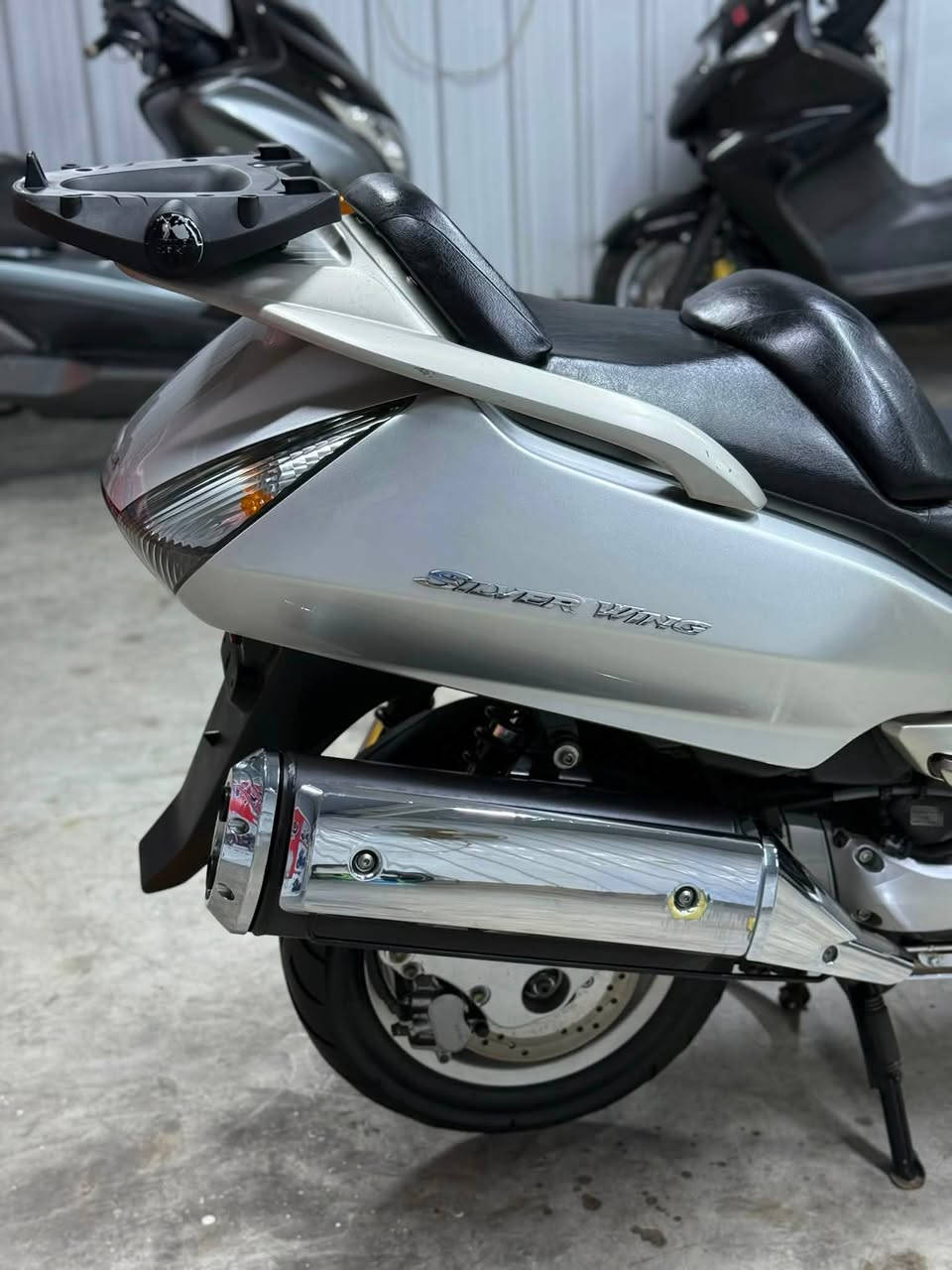 اللهم صلي على محمد وآل محمد
  HONDA Silver Wing 600cc 
دراجة بحالت الوكالة 

العنوان بغداد البلديات 
يوجد توصيل 🚚 لكافة المحافظات 
البيع بل نقد 💵 والقصد حصراً مصرف 🏦 الرافدين للأستفسار ***********
