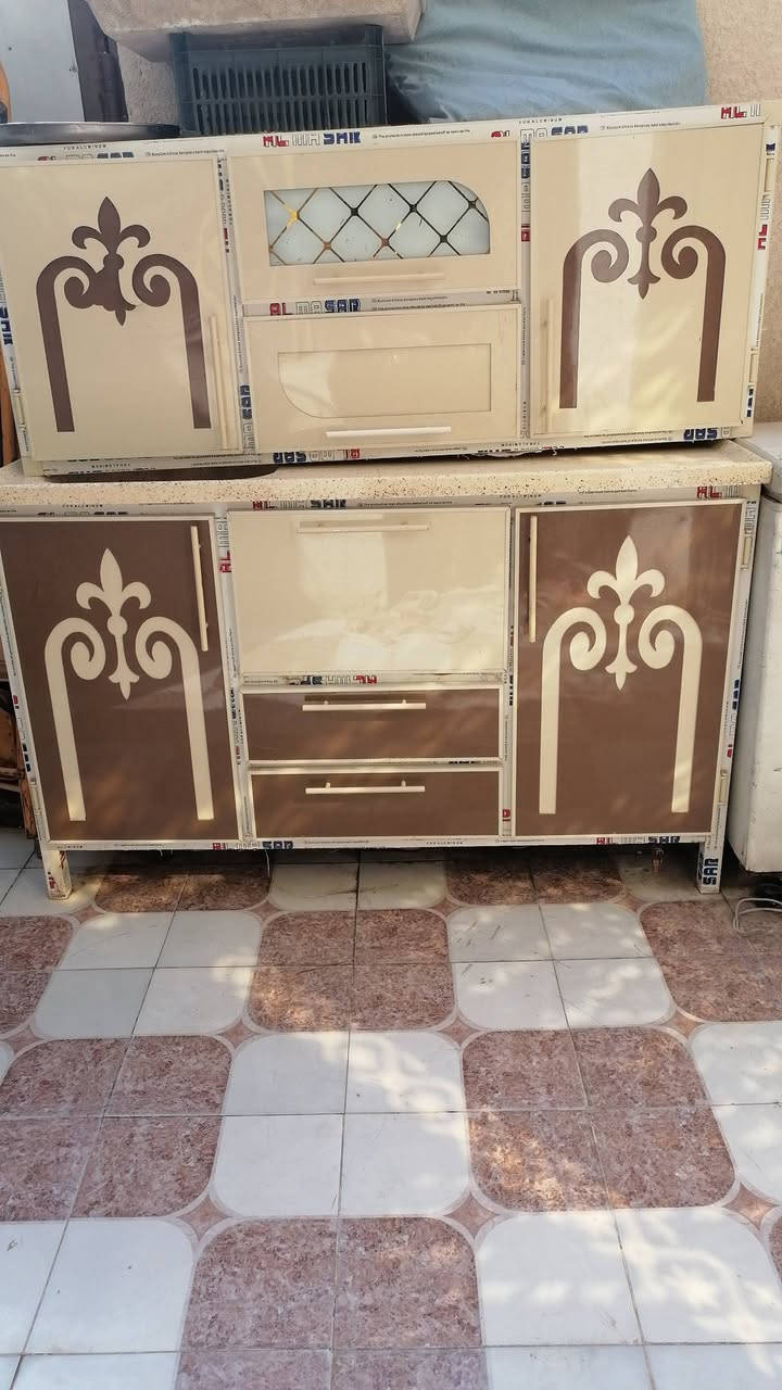 غراض بيت للبيع مستعجله عالبيعهن 
كاونتر تسكام مرمر مترونص ب٢٠٠
ديوان تسكام ٩نفرات بدون زاويه ب٢٧٠جديد
ميز طعام بدون كراسي ٣٠
غساله هيتاشي شرط الشغل والفحص حجم كبير ب٦٠
ميز شاشه ٦٥
***********
***********
