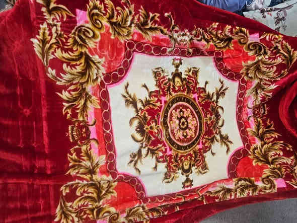 سلام عليكم توفرت بضاعه جديده بطانيات قديفه حفر وجهين احذث الطبعات واجمل الموديلات الحديثه تلكوهة يمي بانسب الاسعار  يوجد توصيل  الاستفسار على الرقم *********** بي وات ساب
