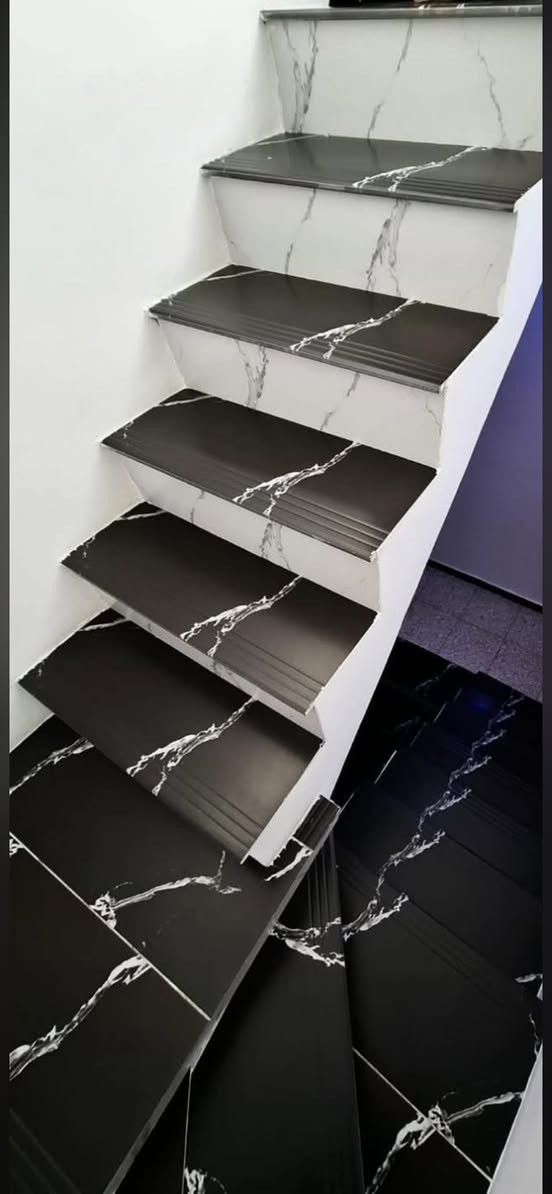 السلام عليكم بيت 50 متر للبيع زراعي سند 25 
يحتوي على 3 غرف نوم بلطابق الثاني والطابق الاول استقبال ومطبخ وسطحين الواجهة تخليف بلكامل والارضيه كاشي المكان شهداء البياع شارع ابو رائد السعر95 مليون
للاستفسار باقي التفاصل ***********
