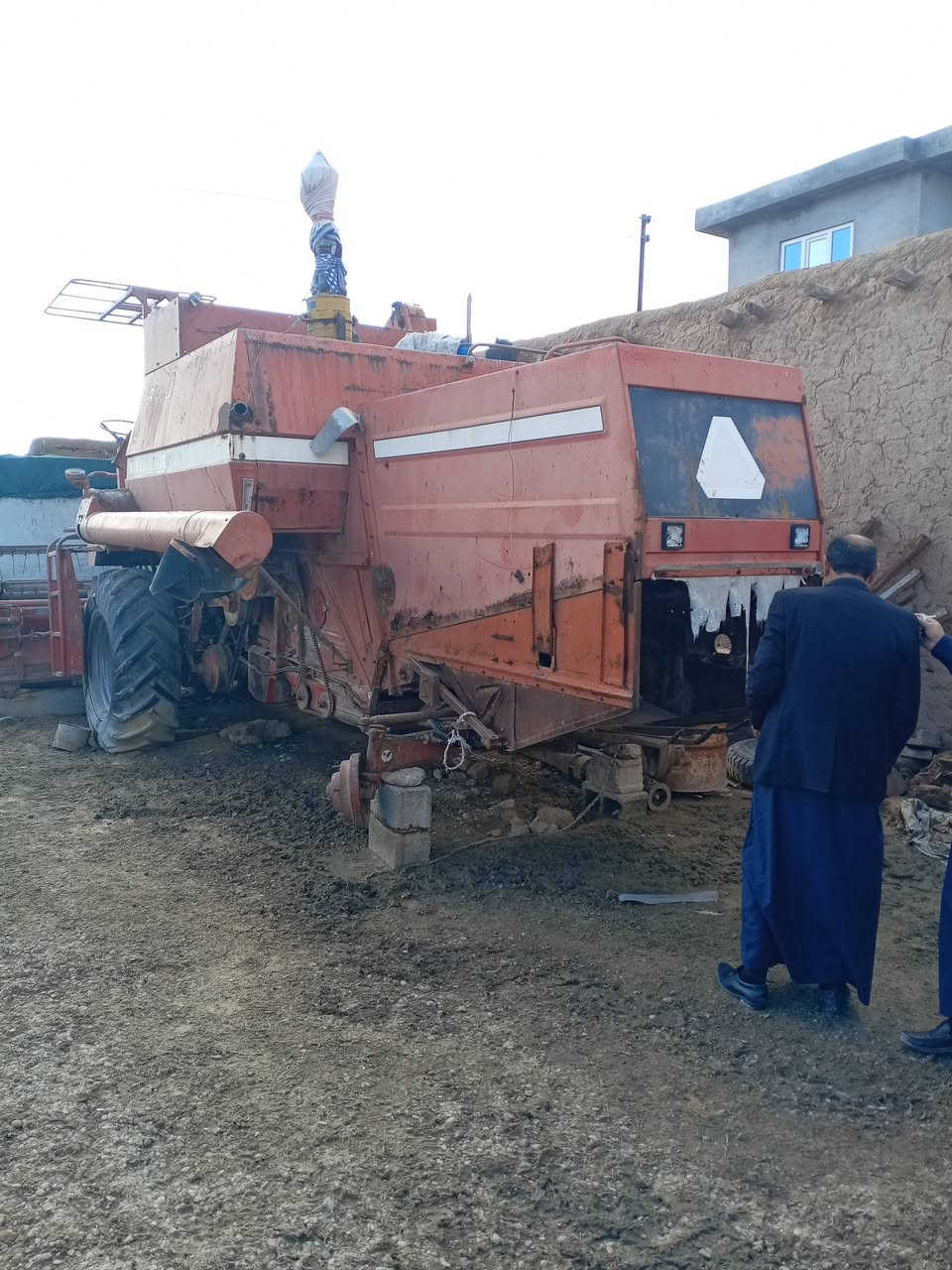 حاصده للبيع محرك جديد معمل ٨٠ ٪نضيف بسعر ٧٠ ورقه بي مجال ***********اتصل وحي الله الشرايه
