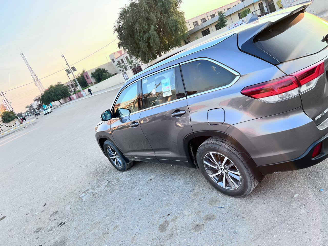 سلام عليكم بيع او مراوس سياره هايلندر موديل 2017 كندي فول 1/1 سياره خير من الله ماناقصها اي شي والشراي يخابرني مكاني كركوك***********
