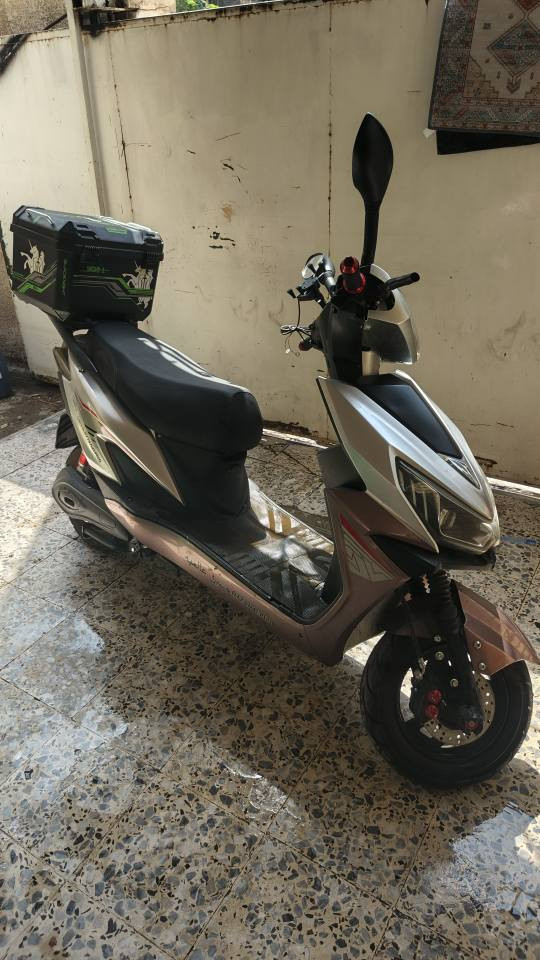 السلام عليكم سكنس شحن نضيفة ماشية ٢٥٠٠ بس 
للبيع 
١-دراجة ٦ بطاريات 
٢-دبل بصمة 
٣-نضام انذار
٤-دبل اشارة مثبت سرعة ٣ سرعات
٥-سرعة ٧٠ تمشي شحنة وحدة ٦٠ كيلو 
الدراجة استعمالهة قليل الجديد مالتهة ب ١١٠٠ مليون و ١٠٠ محتاج حاليٱ وارد ابيعهة الشراي يتواصل وياي ومنختلف انشاء الله متواجد عل فيس و واتساب *********** بغداد, العراق
