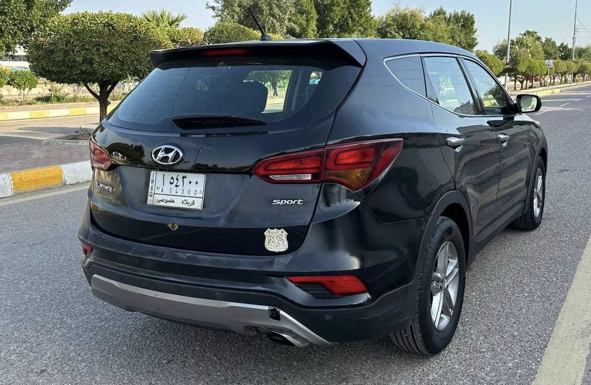 السلام عليكم للبيع هونداي سنتافيه 2018وارد امريكي حادثهه بسيط قبق الصندوق والجاملغ الخلفي بدون دواخل والباقي مكفوله رقم كربلاء بسمنه مشروع وطني سنويه جديده يعني تتحول بل عماره السياره جديده وجاهزه من كلشي رايدهه ب120وبيهه مجال بسيط للستفسار الاتصال
***********مكانهه ميسان حي الصحفين
