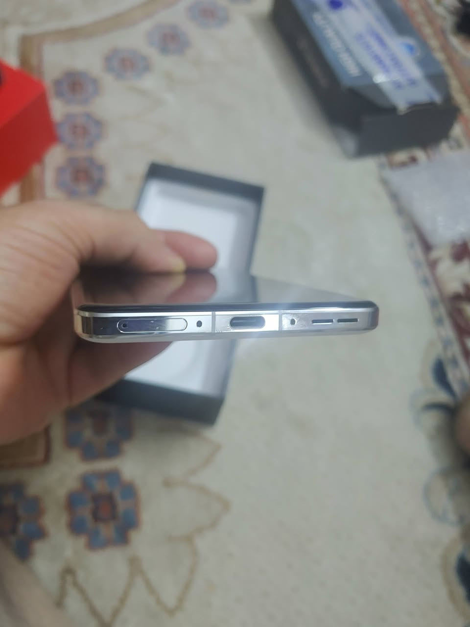 ون بلس 13 اعلى ذاكرة واحد تيرا اعلى رام 24  اعلى معالج جين 8 ايليت شبه جديد كارتونتها كاملة . النسخه الصينيه ومنزللها الروم العالمي تاخذها بالضمانه وتتحدث عادي جدا.
السعر 900 الف قفل . فقط الي يناسبه السعر يتفضل يتصل على الواتسب والعادي
***********
