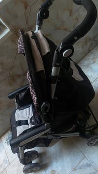 عربانة • أصلية • مكسورة