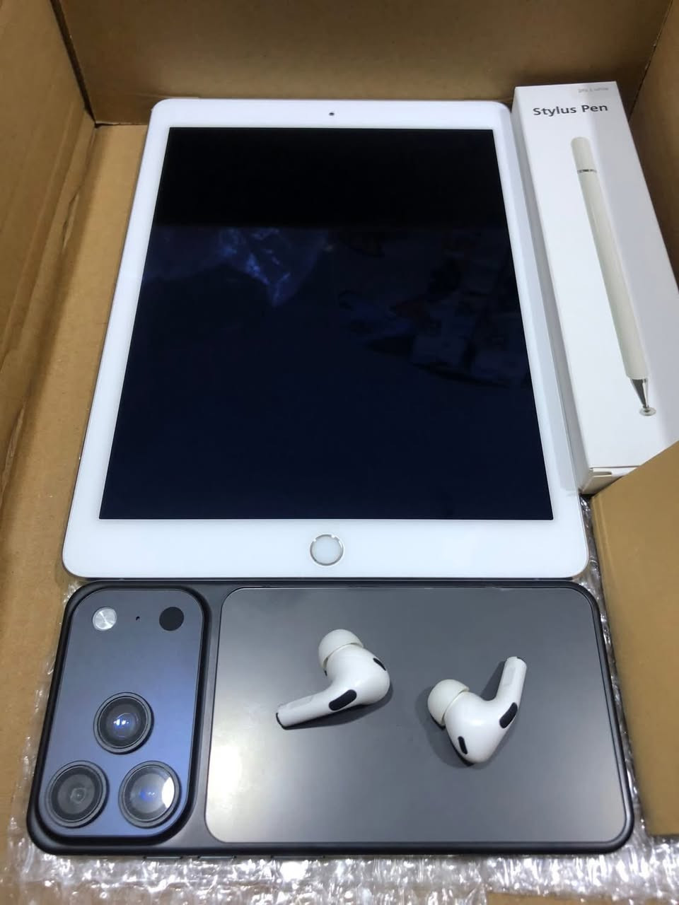 ipad 8 . نسخه شريحه . ذاكره 32
iphone 17 pro max . 2sim . 256G . درجه 2
سماعات airpods pro 3 عزل صوت
  كيبل & قلم S pen
ساعه آبل
مبلغ عشوائي
فحص + ظمان
سعر مجموع العرض 249 الف مع التوصيل


**إذا كنت صاحب هذا الإعلان وتريد حذفه لأي سبب، رجاءا أرسل رسالة إلى الدعم الفني**