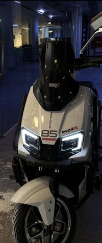دراجه صاعقه للبيع دراجه نضيفه 6 بطاريات تمشيك 75 كيلو سرعه 85  رقم 078...