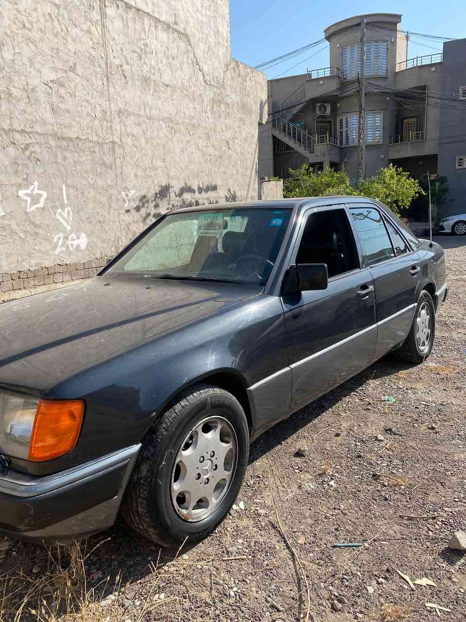 السلام عليكم مارسيدس دب صبغ جماليه بدون اي ضرر بشرط قواعد دبل بلاديه طخم تاير جديد سنويه وهزه جديده محرك كاز خمسه سلندر جديد تبريد شغال السعر 62مكانها الموصل للتواصل *********** كورك ***********

