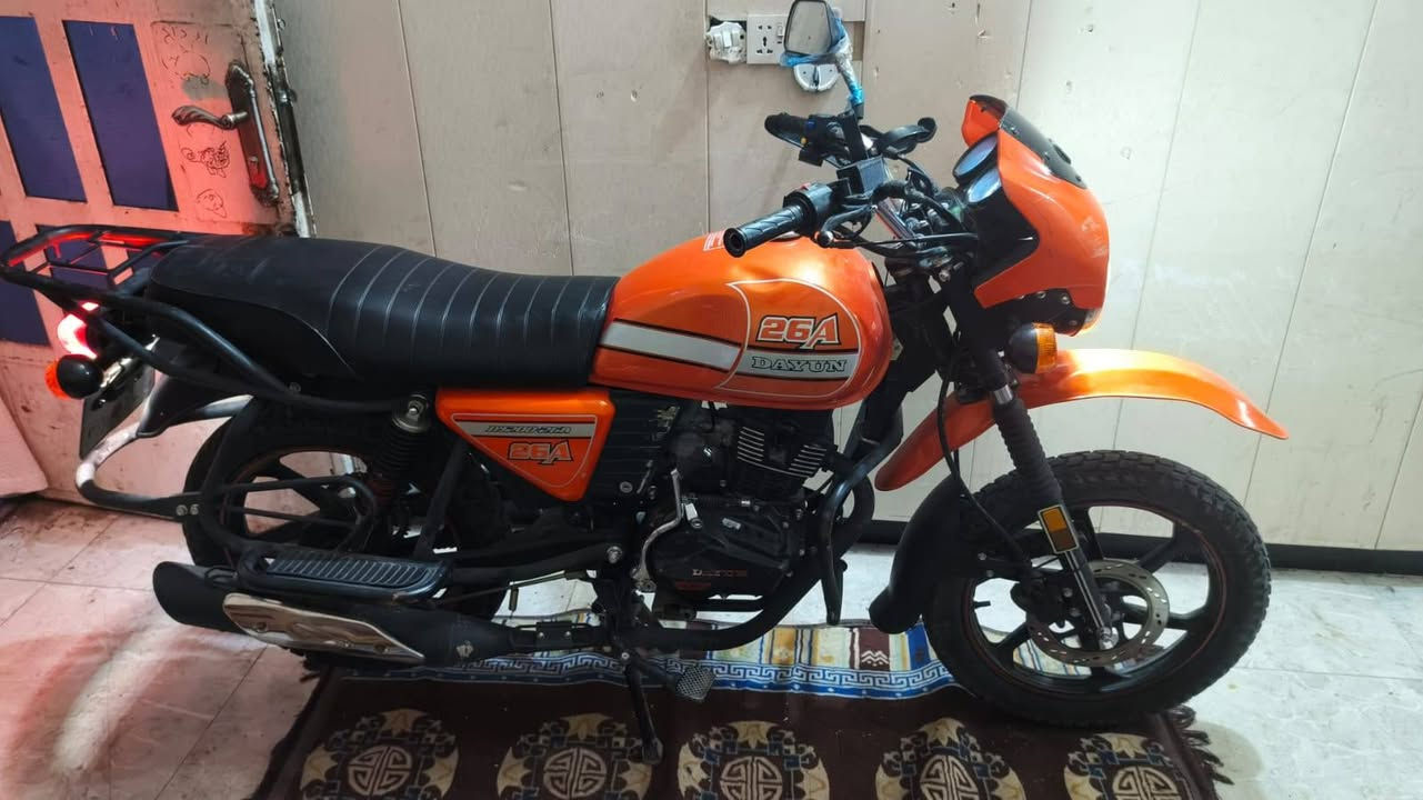 السلام عليكم دايون موديل ٢٥ مرقم وكامل وبعدها باسم المعرض يعني مباشر تحول والله شاهد الدراجة ما مشتغله دلفري اشتريتها وباقيه طابكة بنفس المكان مكاني بغداد وسعرها ب 2400 وبيها مجال للطيبين
***********
