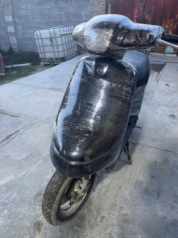 بطة للبيع شلعه و اللايت شغال و العداد شغال نضيفه الدراجه و شوف العين
*********** حي الحر
