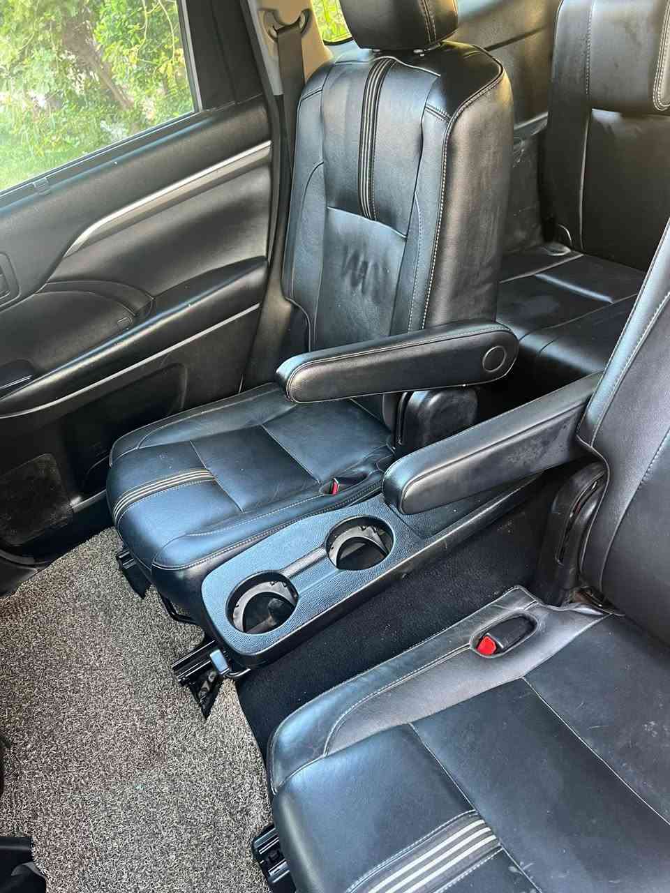 تويوتا هايلندر 2018
فول  VIP  اعلى مواصفات
رادار
نقطع عمياء
مثبت سرعة
محرك 6 سلندر 3500
تبريد ثلاث قطع
فتحة سقف
جلد
كشنات منفصل
كشنات كهرباء
كشنات تدفئة
بردات ابواب
جنطه كهرباء
7 راكب
كشافات
تحكمات مقود
شاشة - كامرة
بصمة ترحيب
السعر ٢٢٥٠٠ دولار
بغداد
***********
