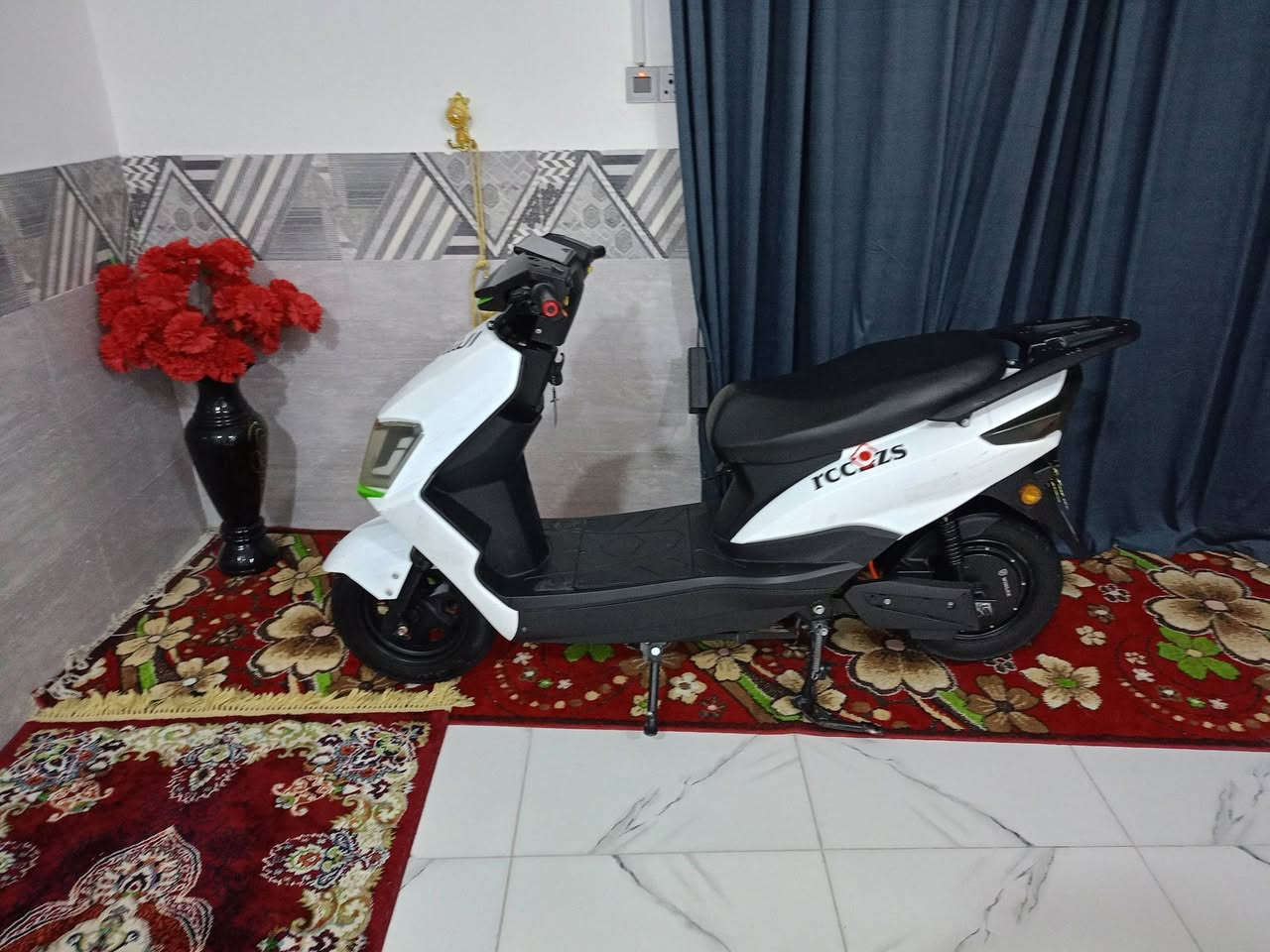 سلام عليكم دراجه شحن البيع
1_نوع الدراجه سكنس بطه
2_عدد الباتريان 5ستوني شادهن
3_تدعم نضام بك R
4_كلوبان عالي ناصي شاره يمنه يسره 
5_عدد النمر 4 السره 86
العنوان نجف كوفه قرب جسر المام علي 
الرقم *********** بي واساب
السعر 400 وبيه مجال حك الجيه
