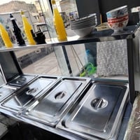 يتوفر عارضة وسخانة مطعم للبيع سعر السخانة 500 الف وسعر العارضة 150 ......