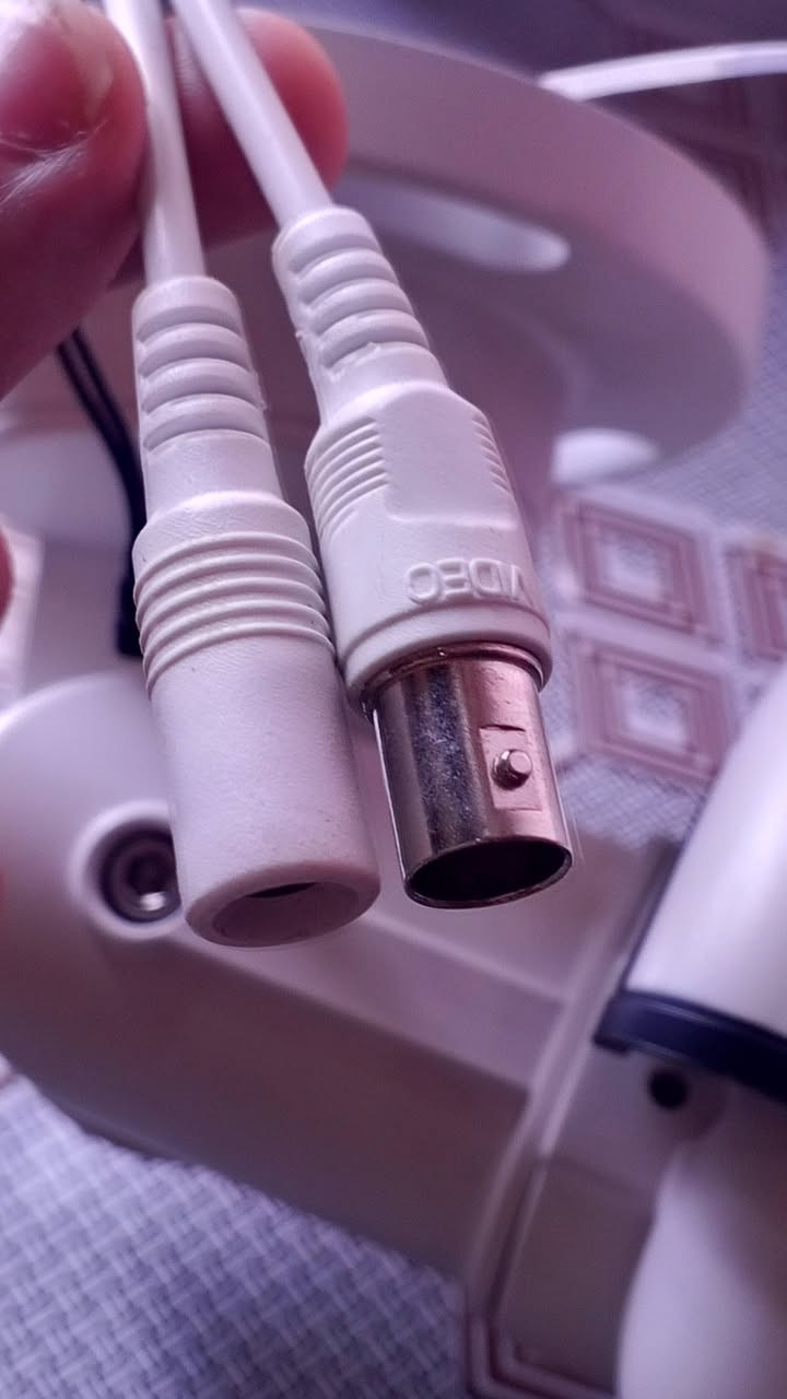 كامره كبيره اصليه 2Mميكه بيهه زوم وبلوجكتر السعر 15 عندي  اهواي كنهه مكاني  البصرة القبلة 
12V
التواصل ***********

