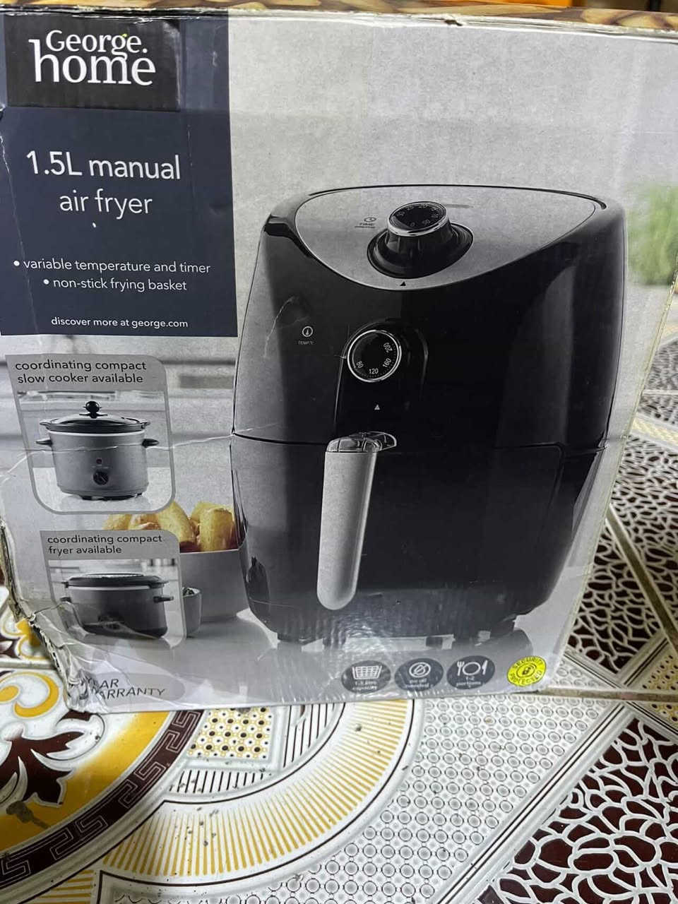 القلاية الهوائية جديده بلباكيت بس اني مااشتغل بيها واريد ابيعها شغاله شرط الفحص
ماركتها George Home
وحجمها 1.5 لتر. سعرها ٤٠ 
وهاي البردات بيض سحب هم جددد للبيع ثنين كبار كلش حلوات سعرهم 30


**إذا كنت صاحب هذا الإعلان وتريد حذفه لأي سبب، رجاءا أرسل رسالة إلى الدعم الفني**