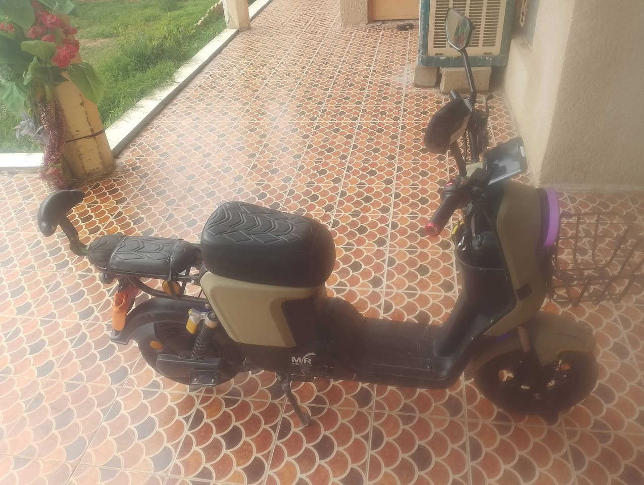 السلام عليكم بايسكل شحن للبيع 450 وبي مجال ***********
