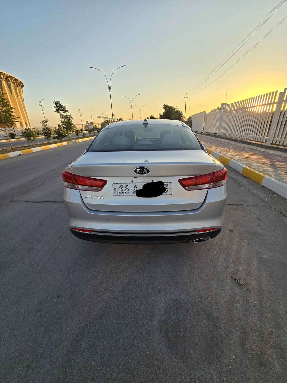 اوبتيما مديل 2018 جديده وارد امريكي ماشيه 100الف  مكينه 2400 GDI حساسات خلفيه لايت منضومه زنون اصلي شاشه مثبت سرعه تخم تاير جديد حداديه جديده مكينه وگير مكفولات السياره وضربته مال امريكه خفيفه موجوده بل الصور ومكفوله من الضربه القويه والعيب الشرعي ورقم انكليزي بسمي مدوار ثاني يوم السعر 148$
  *********** ذي قار المركز ناصرية, ذي قار
