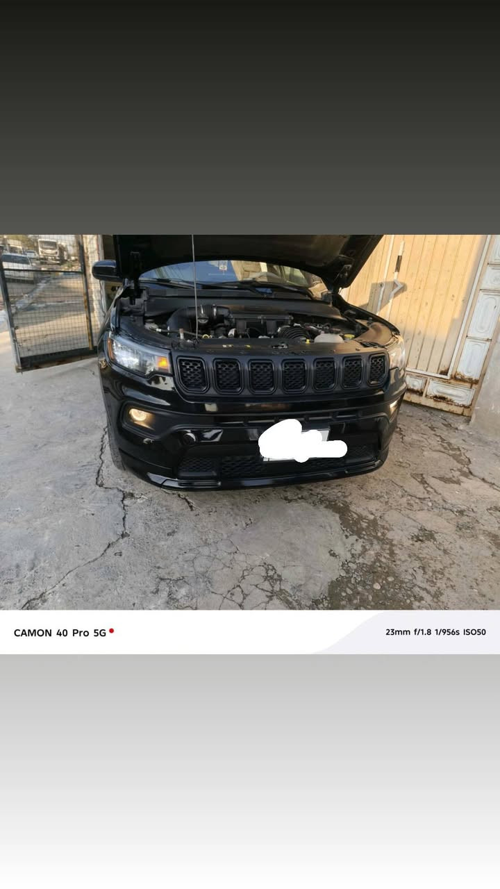 السلام عليكم 
جيب كومباس 
سياره فول ١/١ محرك 2000تيربو 
وارد كندي سياره جديده ماشيه 70 
السعر 185 وقابل للتفاوض
***********
***********
غير متواجد عل فيس
