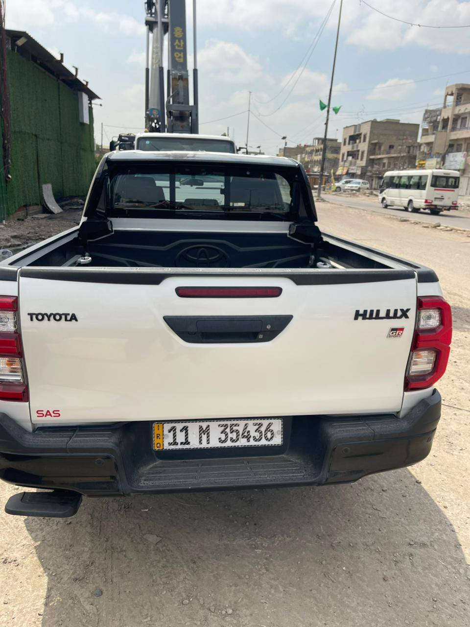 سلام عليكم جي ار للبيع سياره 2025 مكفوله كفاله عامه وبسمنه ومعروفه مواصفاتها وسعرها 450 يعني اربع شدات وخمسين وخابرني وتدلل /***********
