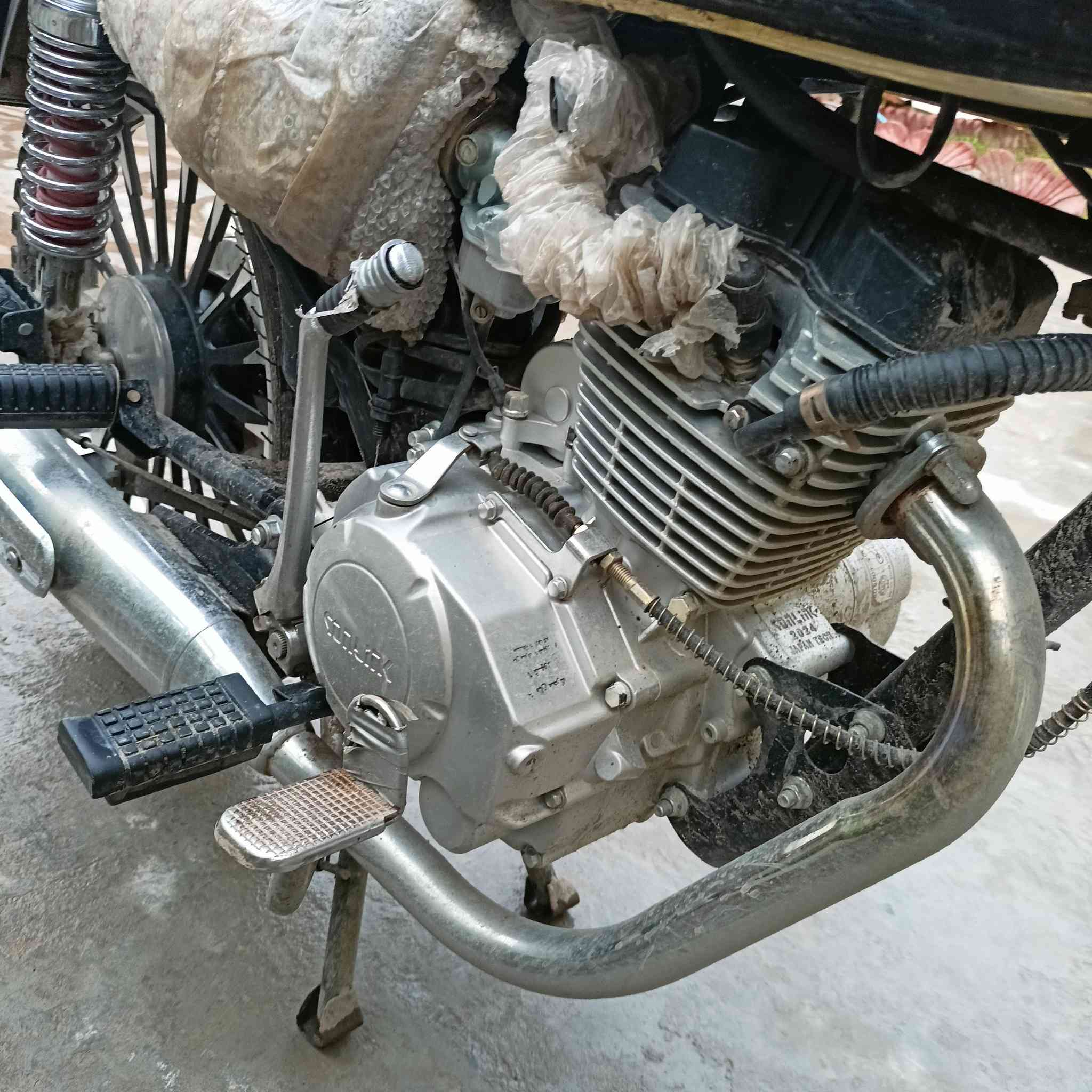 موطور للبيع 2024السعر 680وبي مجال
المكان الزاب.


**إذا كنت صاحب هذا الإعلان وتريد حذفه لأي سبب، رجاءا أرسل رسالة إلى الدعم الفني**