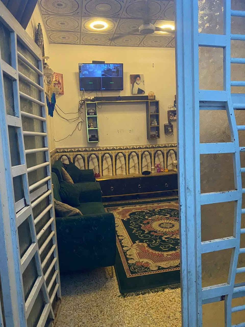 دار للبيع طابو صرف في حي ميسان
قطاع 77
المساحة 50 متر 
الواجهة 5 متر 
النزال 10 متر 
عرض الشارع 10 متر 
البيت عالي عن الشارع
البيت طابقين بناء صب كونكريت 
الطابق الأول/ مطبخ و و صالة وصحيات 
الطابق الثاني صالة كبيرة
السعر/ 67 مع المجال 
لمزيد من التفاصيل الإتصال على الرقم التالي 
***********
ابو حسن الخفاجي
