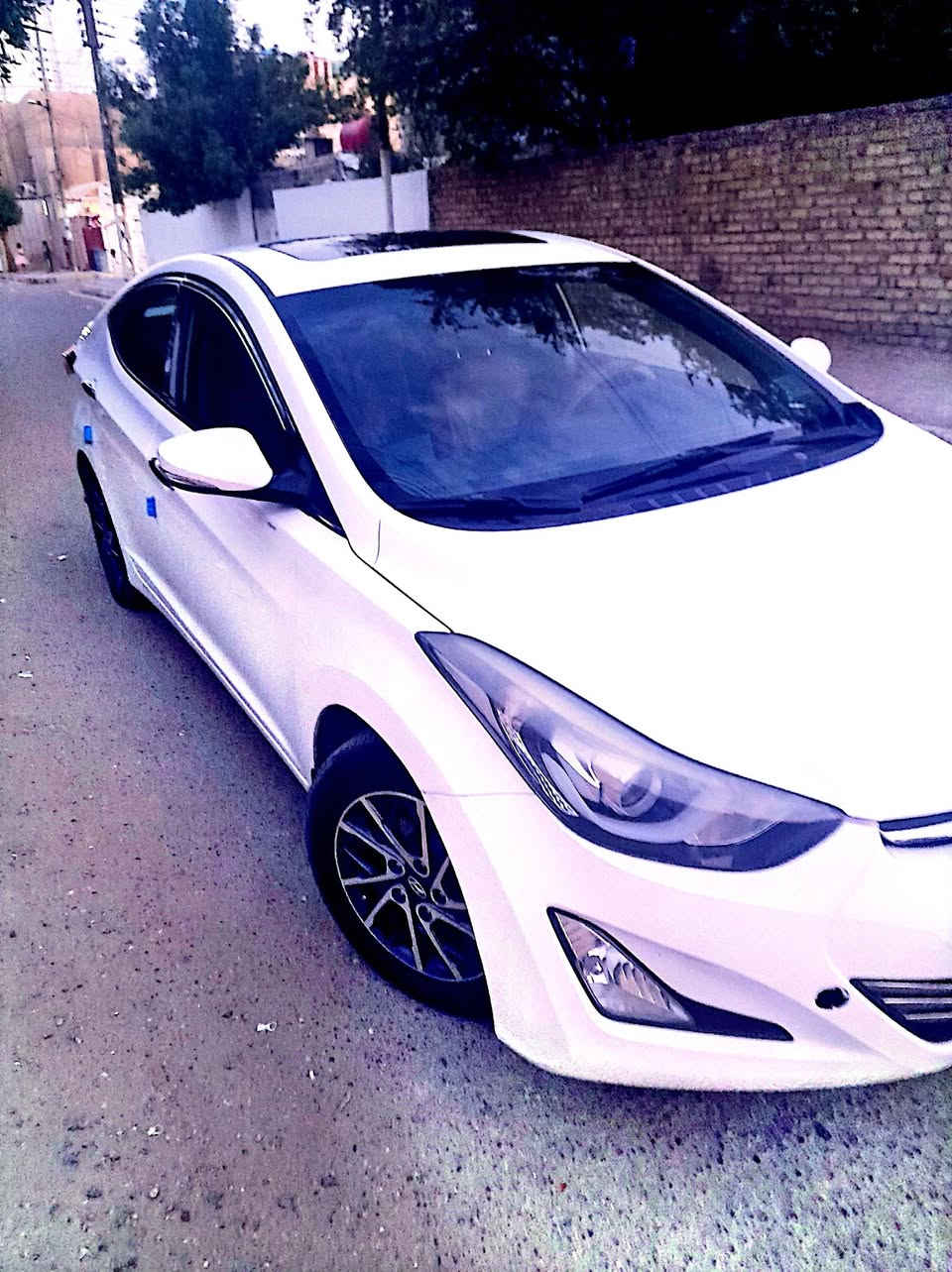 السلام عليكم النترا 2015خليجي مواصفات GLS كامل مواصفات كشن كهربائي حساسات خلفي مري شفط تحكم استيرن كامل سلايت لادات بالايتمحرك 2000 مامفتوح بية ظربة باب جاملغ خلفي من جهة السايق ومعدل بدون تبديل ماشية ١٢٠كم قابل للزيادة السعر 120 للاستفسار اتصل ***********
