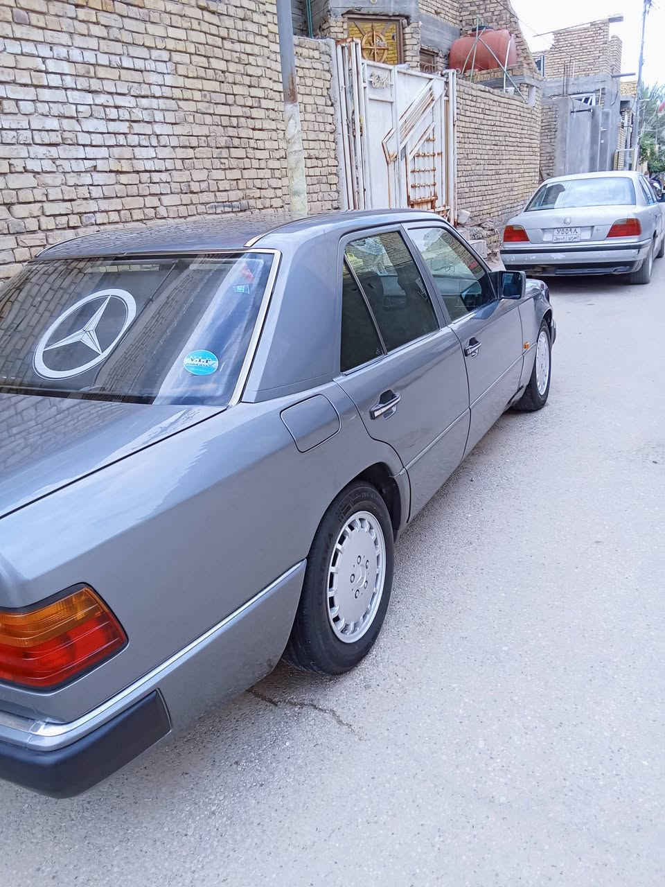 السلام عليكم مارسيدس دب للبيع موديل 90 رقم بغداد مشروع وطني مكينه بلاد 300 تبريد شغال سياره مكفوله قواعد دبل بس مصبوغه جماليه رقم الهاتف لاستفتار ***********
