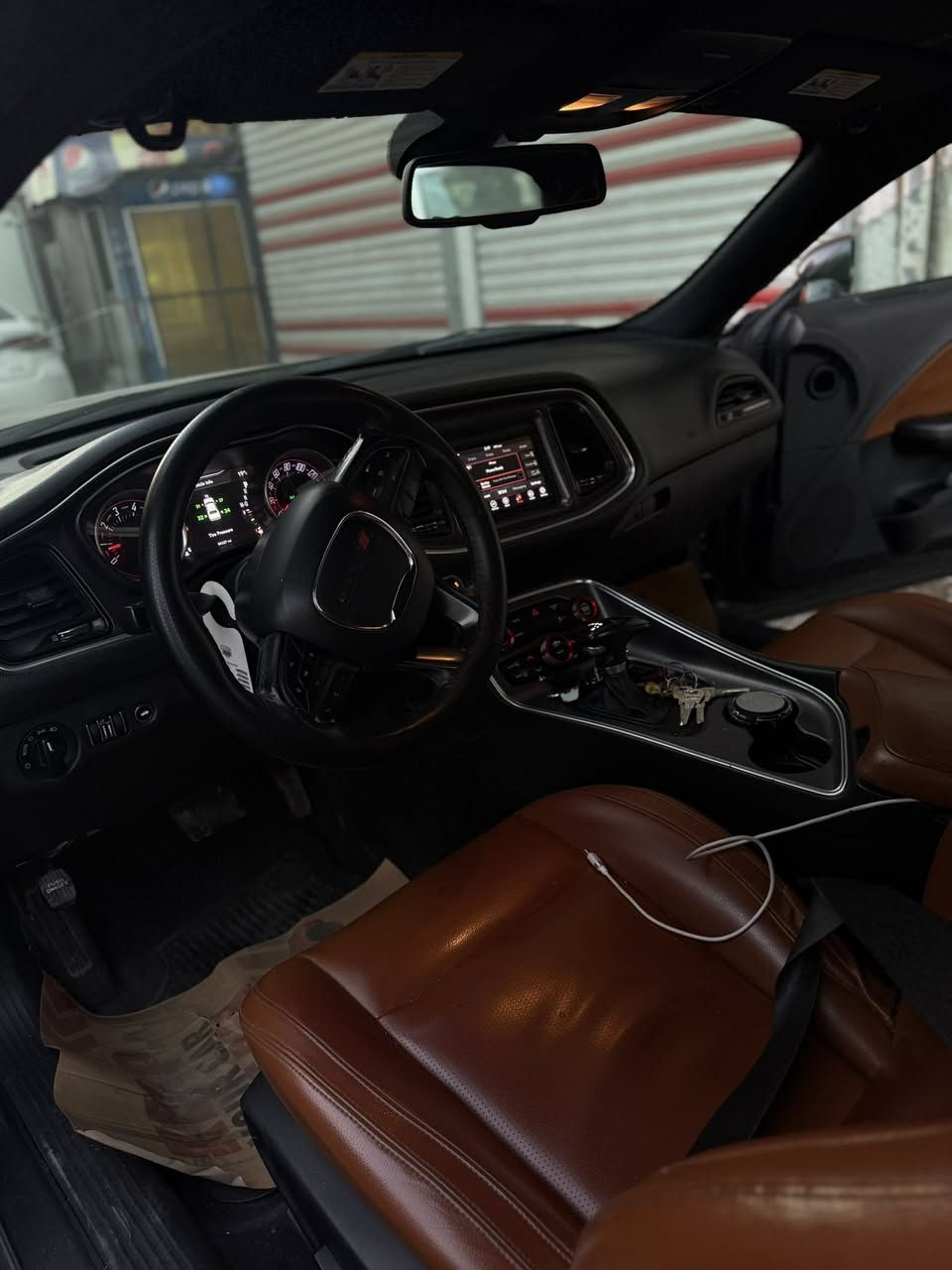 السلام عليكم جالنجر مديل 2018ابسمي السياره ماشيه 90mli
 حادثه منزله بل منشور ويا الصور جاملغ وحافه البنيد وهنا جاملغ الامامي صبغته لغود شواصي دواخل كفاله محرك كير اكسل مكفول سياره جاهزه من كلشي مناقصه كلشي تشغيل عن بعد سياره جاهزه من كلشي سعر 161عنوان بغداد الاعظميه ***********
