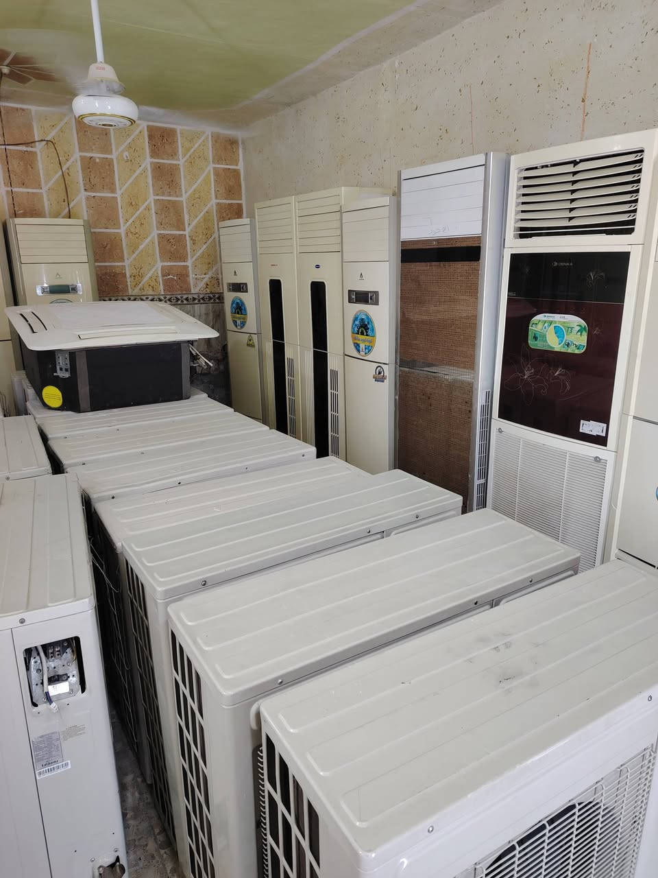 يتوفر لدينا مجموعة سبالت العدد ٣٠ جهاز داخليه وخارجيه وريموت وحماله السعر ٢٥٠
+
٢٥ جهاز ٣طن كنتوري داخليه وخارجيه وريموت السعر ٥٥٠
عنواني بابل هذا رقمي بيه واتساب ***********
