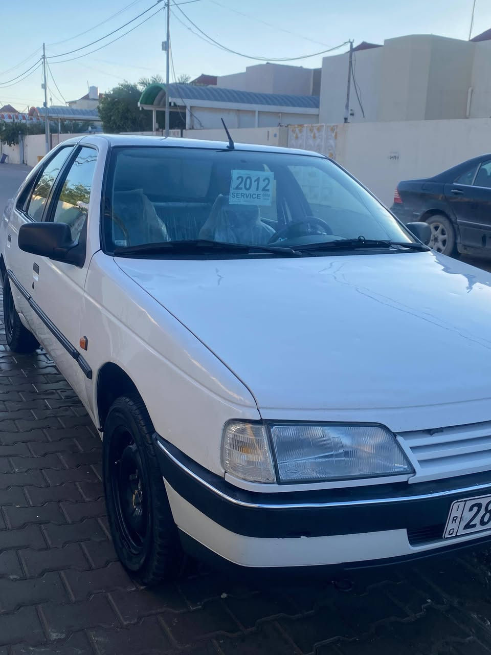 السلام عليكم
 اللهم صل على محمد وال محمد 
 بيجو 405 GLX
موديل 2012
 سياره مكفوله 
تخم تاير قبل اسبوع شاده
باتري جديد 
 رقم نجف انكليزي 
 ماشيه 189 الف 
 سياره بلاديه وجديد
 تبريده🥶 تدفئته شغاله 
كهربائيات كلها شغاله 
بلاديه مملعوب بيه حداديه100٪
مكينه كير مكفول سياره أحله من الصور 
سنويه لل 28 هزه جديده 
بسمنا سياره 
مكانه نجف السعر 47
الاستفسار (***********
***********)
