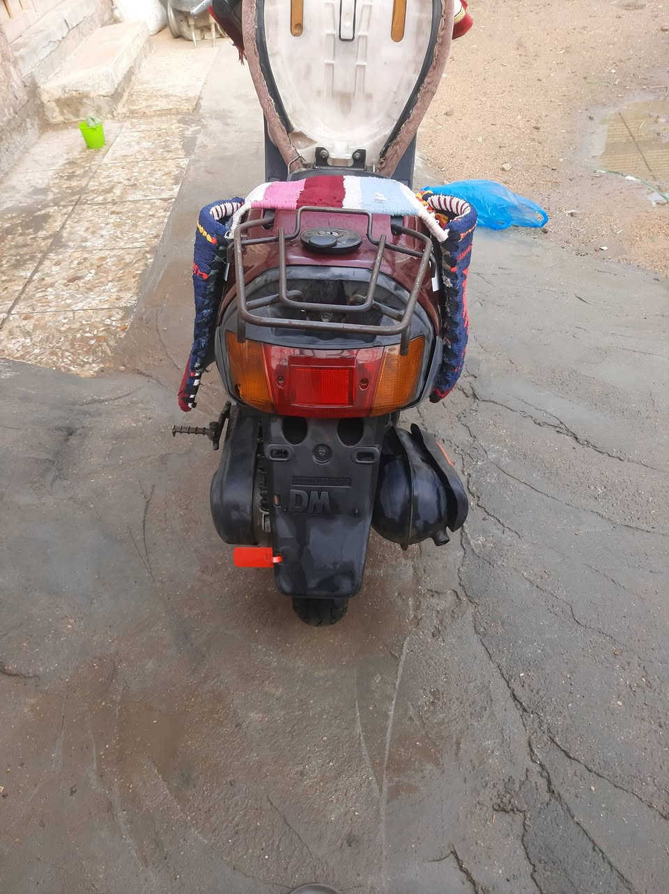 اسلام عليكم .
🧿 ماطور بزون برده (للبيع) واضح كدام العين وا بل واقع أحله الماطور . كلو شغال كهربائيات كلها شغاله  اشاير بك لايت حساس دهن 
 + كيج  لايت زينون الماطور  بلادي على وضع الشركه شرط ( شاصي والمكينه ) الماطور اذا ما شلعه وا معدل  يرجع وا قطاره بنزين ما يصرف ابد الماطور ما تصرف ربع عليه بس دهن وا بنزينن برده (للبيع) واضح كدام العين وا بل واقع أحله ا [ السعر ٥٠٠ وبي مجال ]


**إذا كنت صاحب هذا الإعلان وتريد حذفه لأي سبب، رجاءا أرسل رسالة إلى الدعم الفني**