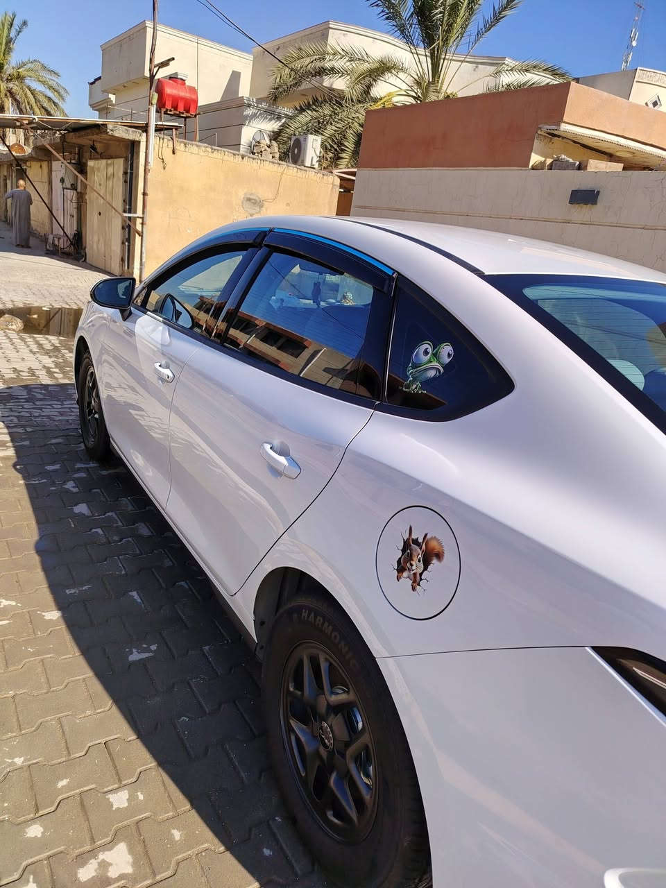 السلام عليكم اخوان 
بالبداية التوفيق للجميع وربي يرزق الجميع 
عندي byd سيل 5
السيارة ماشية 22 الف وقابل للزياده 
اني لا بياع شراي ولا اخبص الناس 
سياره مكفوله بيها عازل حراري ومغلف كشنات وكاعيات 
وين ميعجبك افحص وتحويل ثاني يوم 
مكاني بغداد 
*********** وبي واتس اب 
سعر السياره 
 20 مليون وربع وقابل للتفاوض شي بسيط
وربي يرزق الناس بحلالهم
